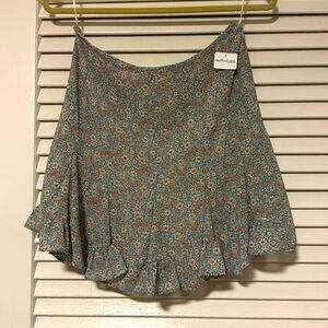 New Women’s skort size large blue flower pattern